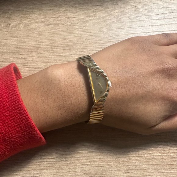 Seiko Half Moon Womens Watch 1F20-5D59 Quartz Watch Gold Bracelet I Vintage - Picture 8 of 12